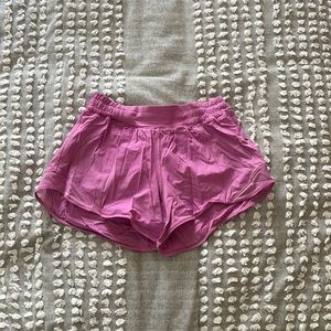 Lululemon Hotty hot 4”
